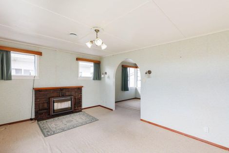 Photo of property in 4 Glasgow Street, Takaro, Palmerston North, 4412