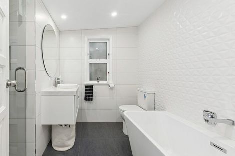 Photo of property in 55 Ranui Crescent, Khandallah, Wellington, 6035