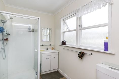 Photo of property in 179 Newlands Road, Newlands, Wellington, 6037