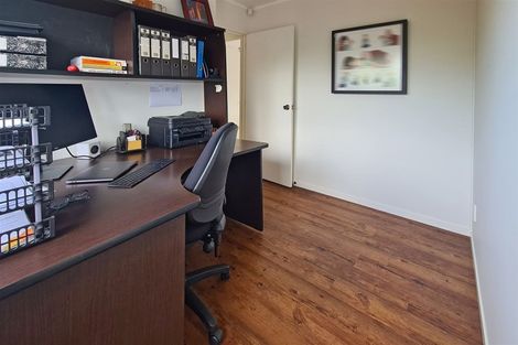 Photo of property in 22 Miriam Corban Heights, Henderson, Auckland, 0612