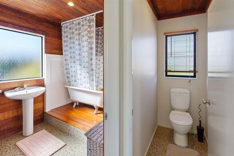 Photo of property in 4 Flaxmere Street, Waikanae Beach, Waikanae, 5036