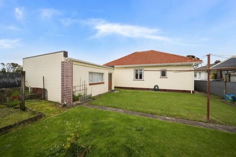 Photo of property in 13 Selwyn Street, Lower Vogeltown, New Plymouth, 4310