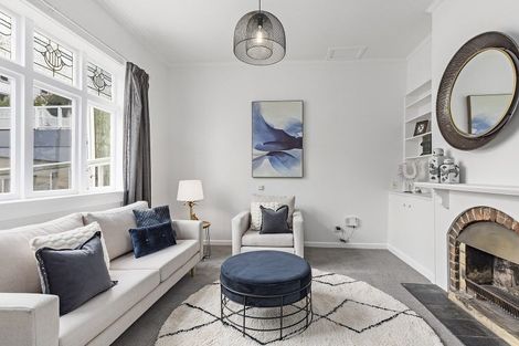 Photo of property in 18 Newman Terrace, Thorndon, Wellington, 6011