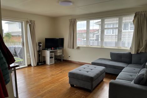 Photo of property in 97 Hillsborough Road, Hillsborough, Auckland, 1042