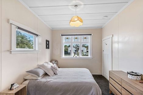 Photo of property in 1 Ngapuhi Street, Saint Johns Hill, Whanganui, 4501