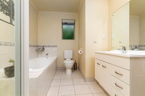 Photo of property in 7 Thomas Hamer Place, Greenhithe, Auckland, 0632