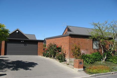 Photo of property in 28a Inglewood Place, Avonhead, Christchurch, 8042