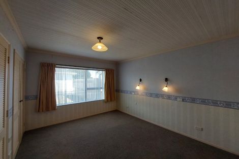 Photo of property in 15 Selwyn Street, Lower Vogeltown, New Plymouth, 4310