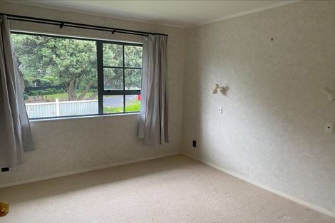 Photo of property in 2 Marram Way, Peka Peka, Waikanae, 5391