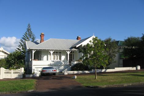 Photo of property in 2/245 Jervois Road, Herne Bay, Auckland, 1011