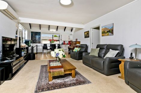 Photo of property in 2/66 Lynden Avenue, Hillcrest, Auckland, 0627