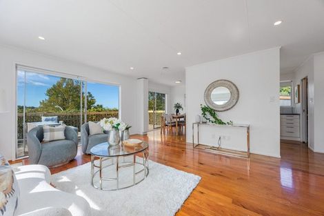Photo of property in 3 Idyll Place, Northcross, Auckland, 0632