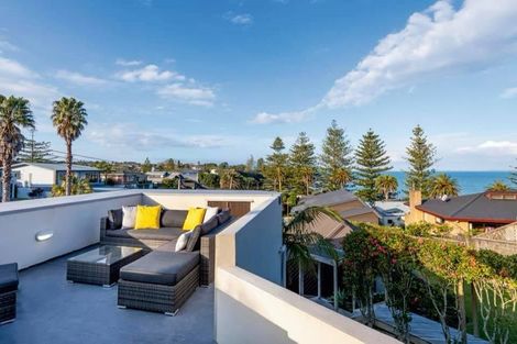 Photo of property in 4 Ellangowan Road, Waiake, Auckland, 0630