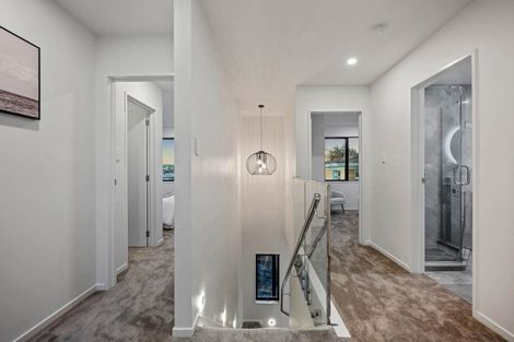 Photo of property in 33d Garadice Road, Rothesay Bay, Auckland, 0630