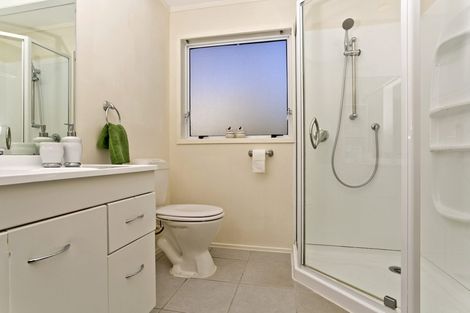 Photo of property in 2/61 Langana Avenue, Browns Bay, Auckland, 0630