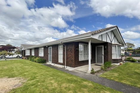 Photo of property in 4 Woodfield Avenue, Roslyn, Palmerston North, 4414