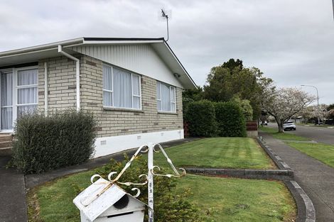 Photo of property in 22 Mudgway Place, Awapuni, Palmerston North, 4412