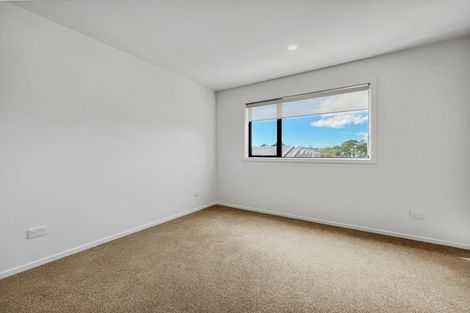Photo of property in 3/28 Westgate Drive, Westgate, Auckland, 0614