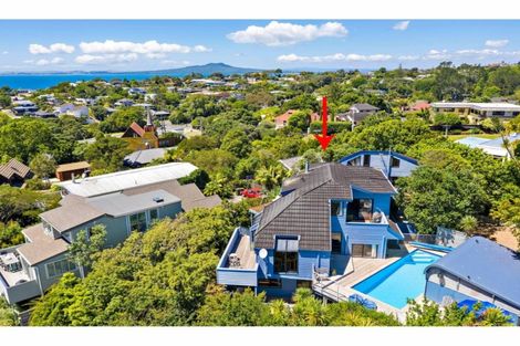 Photo of property in 15 Park Rise, Campbells Bay, Auckland, 0630