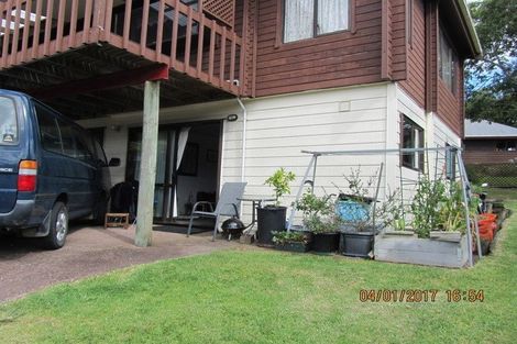 Photo of property in 21 Unsworth Drive, Unsworth Heights, Auckland, 0632