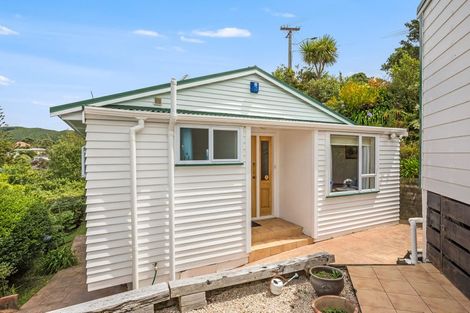 Photo of property in 9 Hampton Hill Road, Tawa, Wellington, 5028