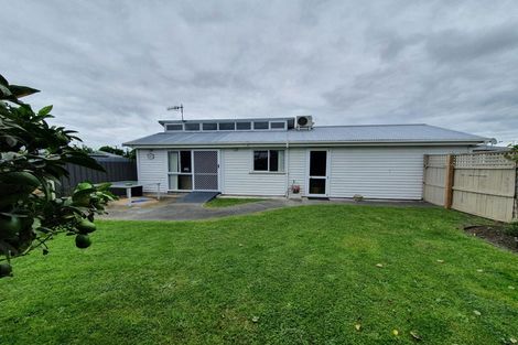 Photo of property in 27a Downing Street, Glenfield, Auckland, 0629