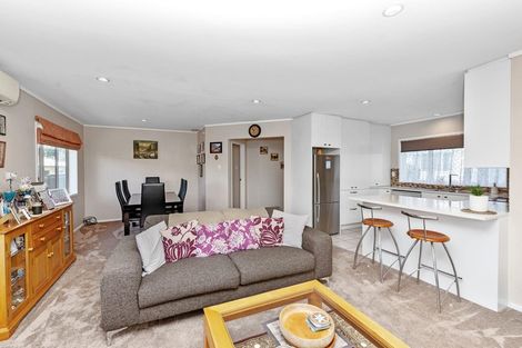 Photo of property in 127b Parrs Cross Road, Glen Eden, Auckland, 0612