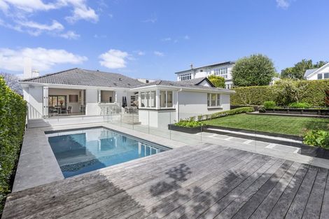 Photo of property in 10 Sentinel Road, Herne Bay, Auckland, 1011