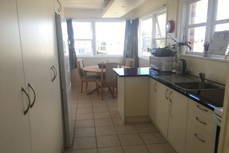 Photo of property in 30 Megan Avenue, Pakuranga Heights, Auckland, 2010