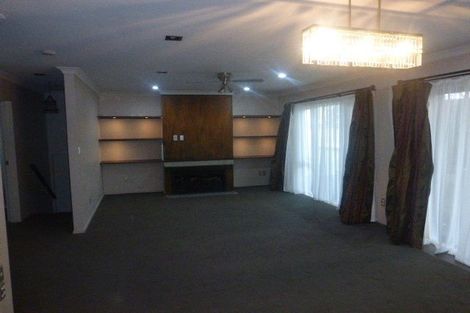 Photo of property in 69 San Marino Drive West, Henderson, Auckland, 0612