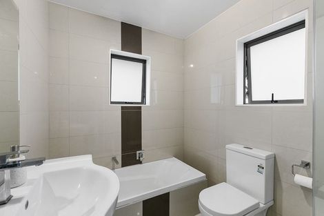 Photo of property in 13 Thomas Rea Place, Te Atatu South, Auckland, 0610