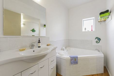 Photo of property in 19 Swann Beach Road, Stanmore Bay, Whangaparaoa, 0932