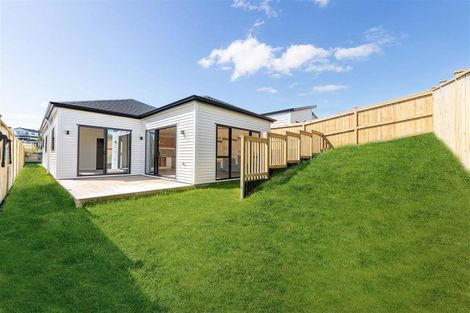 Photo of property in 42 Whakairo Crescent, Gulf Harbour, Whangaparaoa, 0930