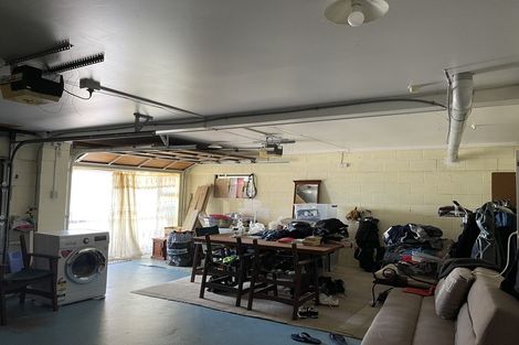 Photo of property in 10 Ewhurst Place, Goodwood Heights, Auckland, 2105