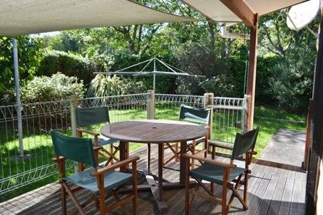 Photo of property in 32 Wi Pere Street, Manakau, 5573