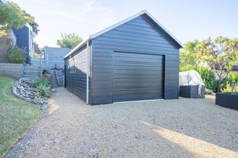 Photo of property in 33 William Street, Waikanae Beach, Waikanae, 5036