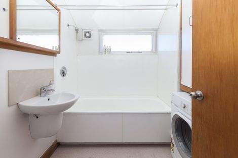 Photo of property in 21 Newbridge Place, Ilam, Christchurch, 8041