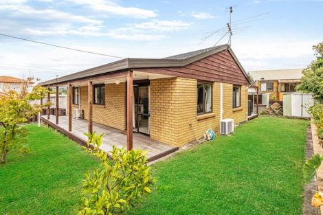 Photo of property in 3/68 View Road, Henderson, Auckland, 0612