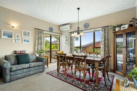 Photo of property in 1/10 Kiteroa Terrace, Rothesay Bay, Auckland, 0630