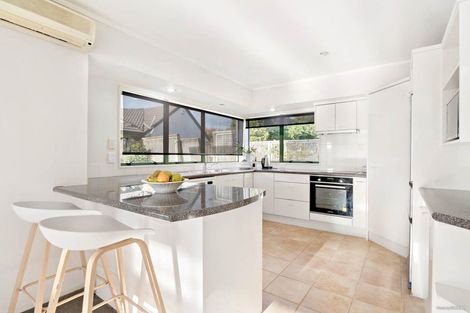 Photo of property in 6 Orohena Close, Northpark, Auckland, 2013