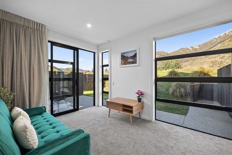 Photo of property in 33 Alps View Place, Lake Hayes, Queenstown, 9304