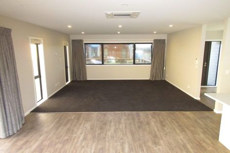 Photo of property in 4 Yorkshire Close, Whitby, Porirua, 5024
