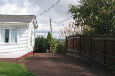 Photo of property in 1/732 East Coast Road, Pinehill, Auckland, 0632