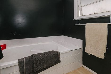 Photo of property in 16 Seaforth Avenue, Milson, Palmerston North, 4414