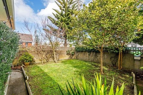 Photo of property in 3/37 Craig Road, Milford, Auckland, 0620