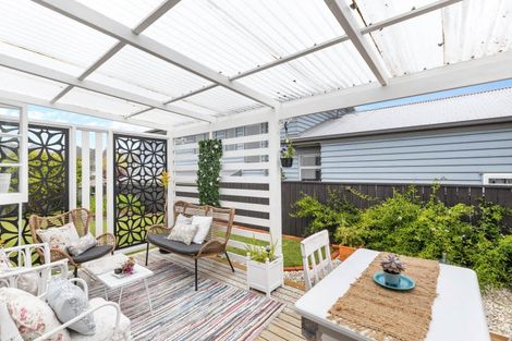 Photo of property in 32 Belt Road, Moturoa, New Plymouth, 4310