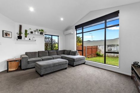 Photo of property in 18 Rosella Drive, Welcome Bay, Tauranga, 3112