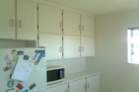 Photo of property in 1/15 Roberts Avenue, Bayswater, Auckland, 0622