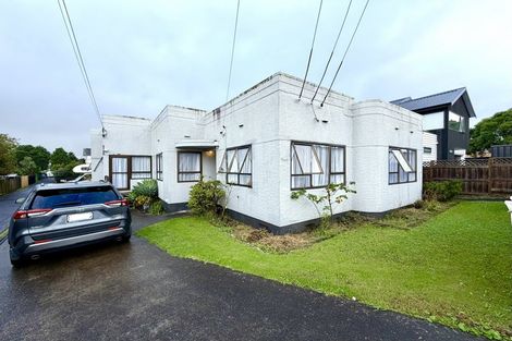 Photo of property in 2/493 Point Chevalier Road, Point Chevalier, Auckland, 1022