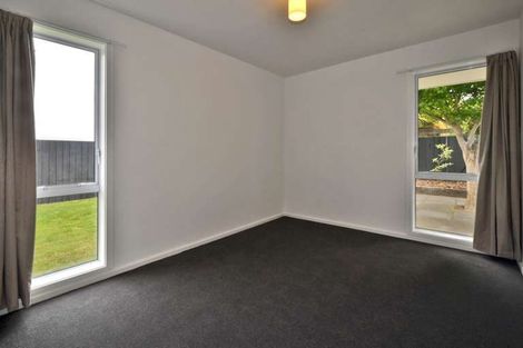 Photo of property in 2/261 Lake Terrace Road, Shirley, Christchurch, 8061